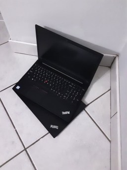 3922